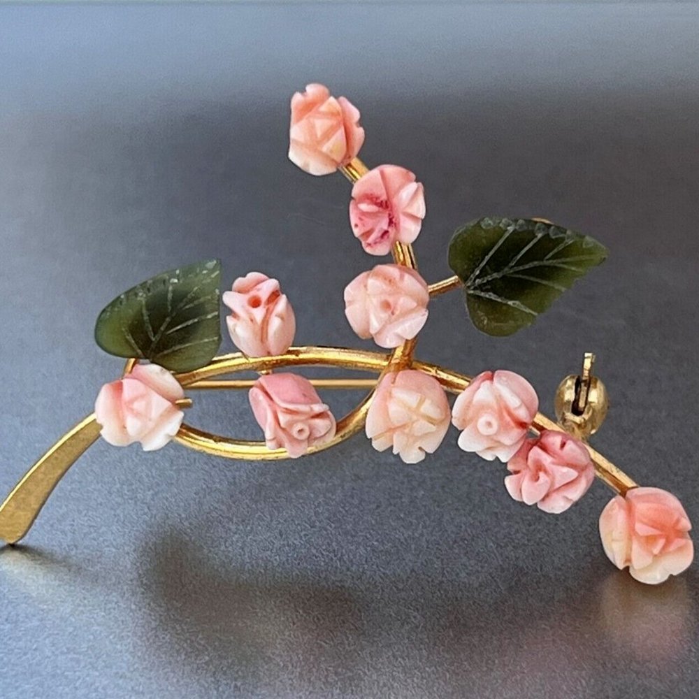 Vintage Swoboda Carved Coral Flowers & Jade Leaf Brooch, 2" Long, 10 Roses - Picture 8 of 13